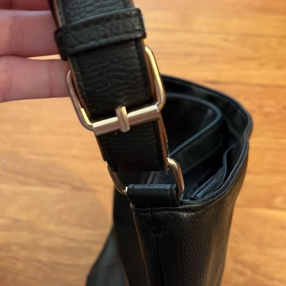 𝅺APOSTROPHE black leather handbag - Picture 5 of 12